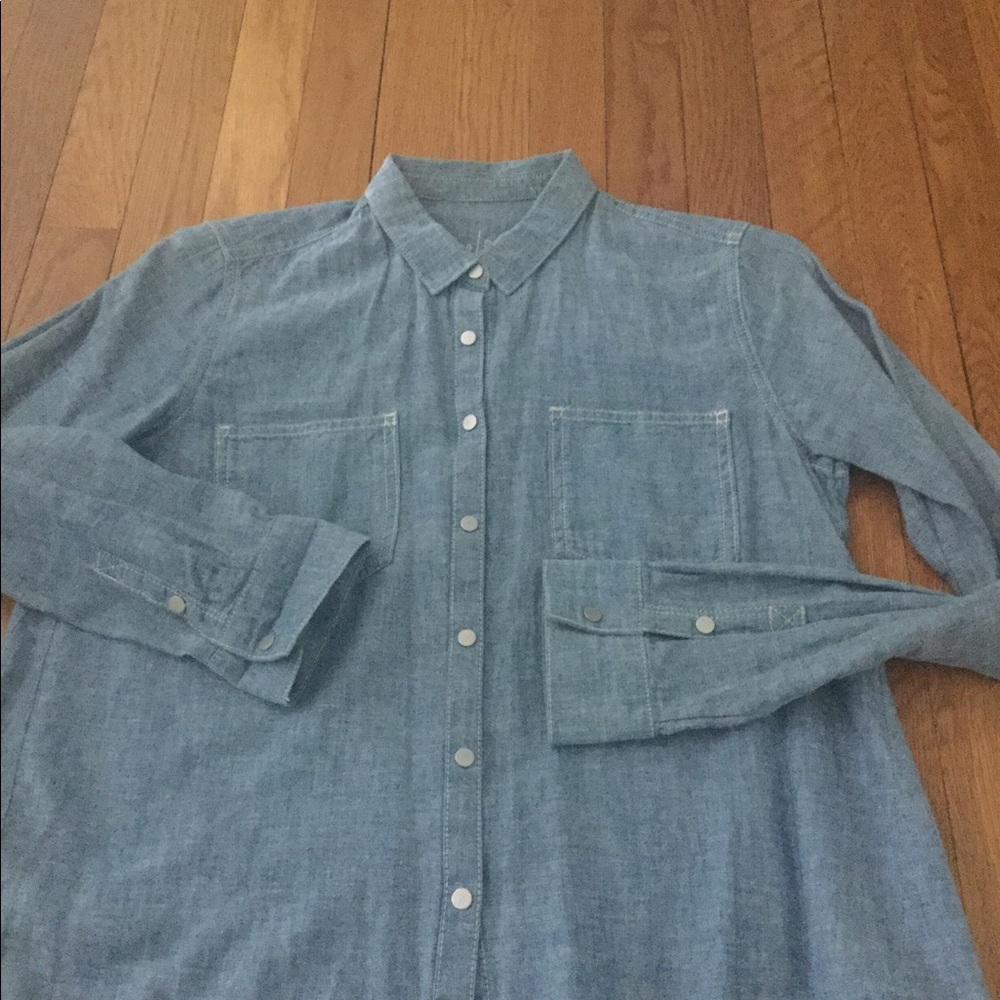 GAP chambray denim shirt. S